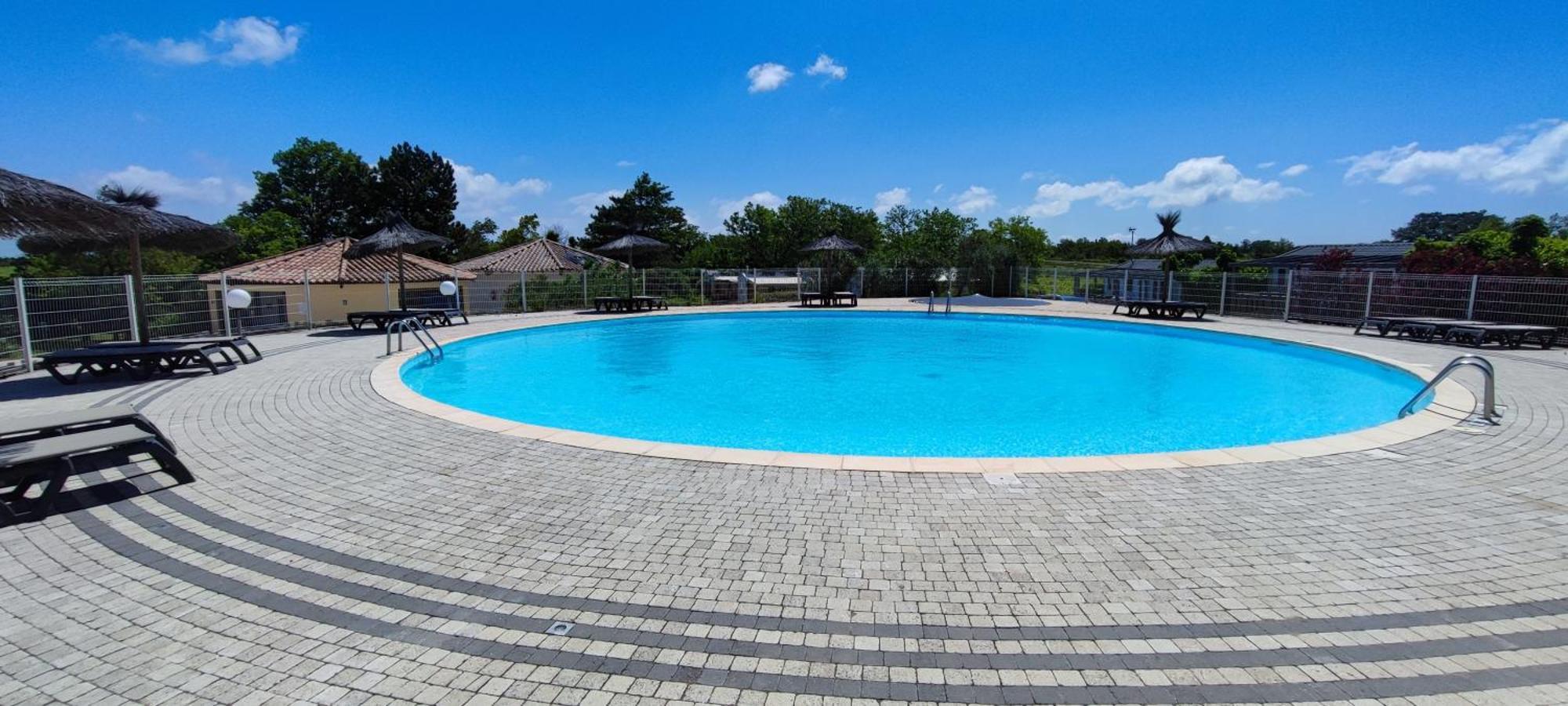 Camping Carrefour De L'Ardeche Saint-Remeze Buitenkant foto