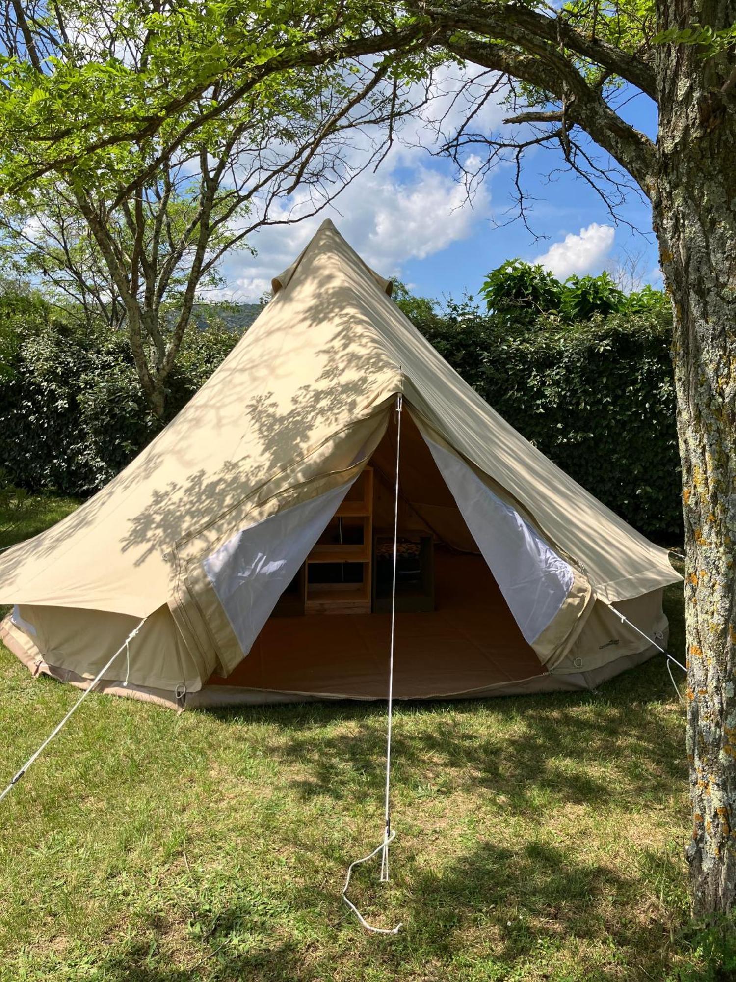 Camping Carrefour De L'Ardeche Saint-Remeze Buitenkant foto