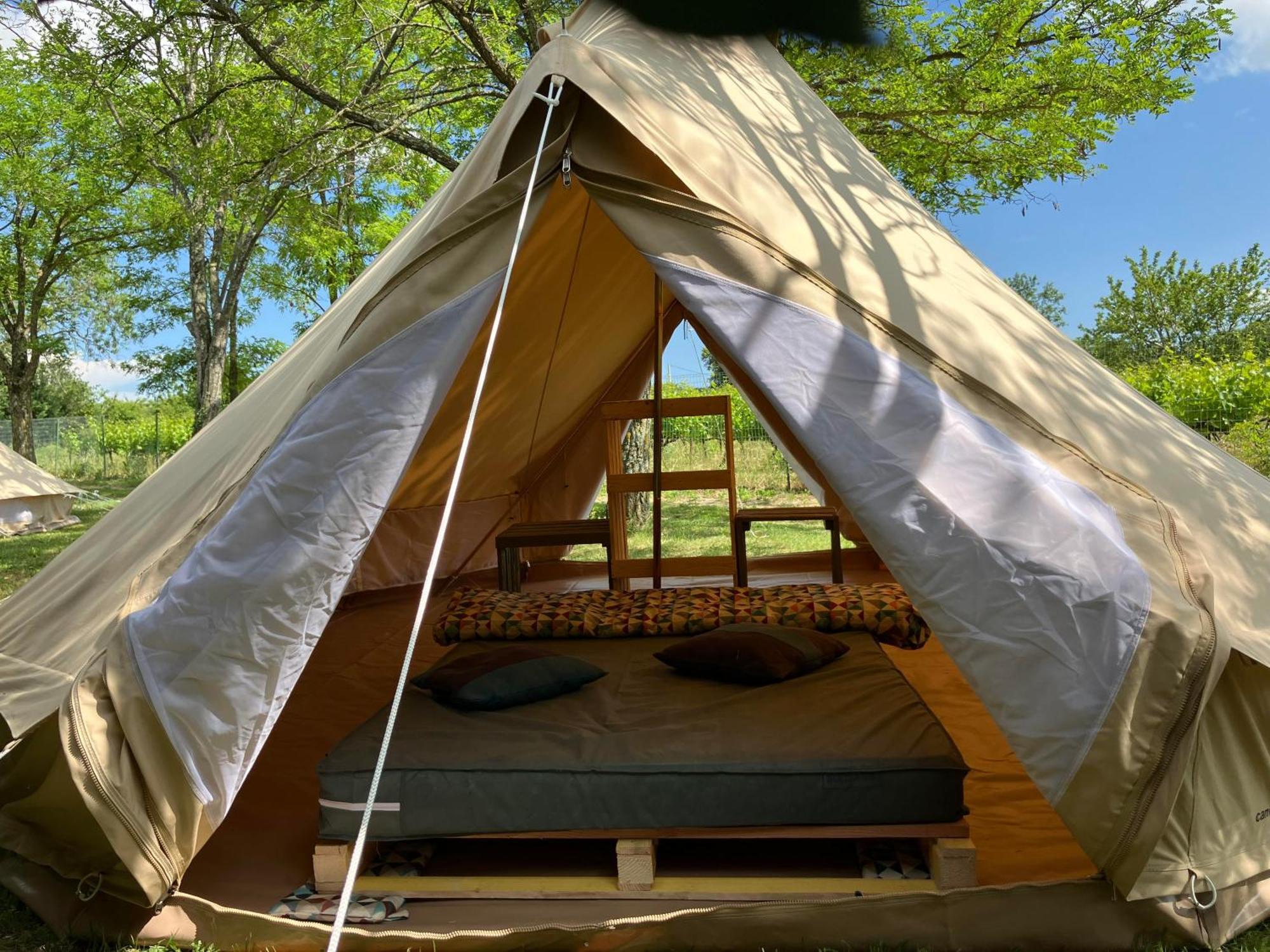 Camping Carrefour De L'Ardeche Saint-Remeze Buitenkant foto